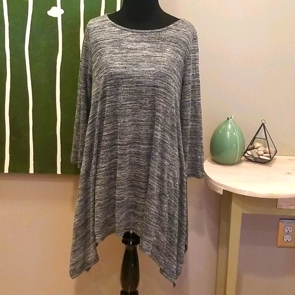 Grey Long sleeve flair side knit shirt